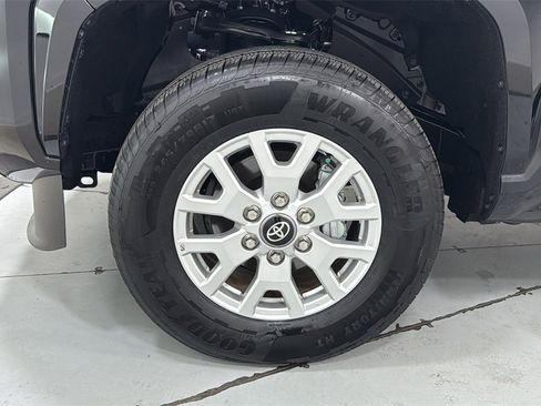 Certified 2025 Toyota Tacoma SR5 image 24
