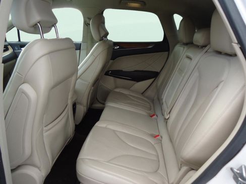 Used 2017 Lincoln MKC Select w/ Select Plus Package image 28