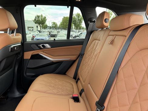 Used 2026 BMW X5 xDrive40i w/ M Sport Package AWD/4WD image 33