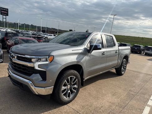 Used 2023 Chevrolet Silverado 1500 LT AWD/4WD image 1