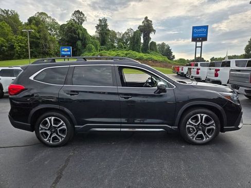 Used 2023 Subaru Ascent Limited w/ Technology Package AWD/4WD image 9