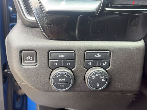 Used 2022 Chevrolet Silverado 1500 LT w/ Protection Package AWD/4WD image 19