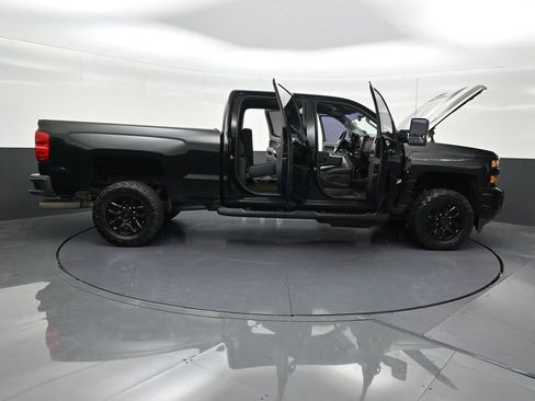 Used 2017 Chevrolet Silverado 2500 LT w/ Midnight Edition AWD/4WD image 34