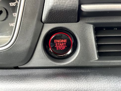 Certified 2023 Honda Pilot Touring image 18