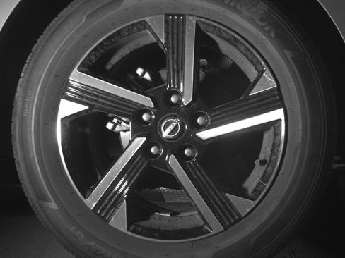 Used 2025 Nissan Sentra SV FWD image 15