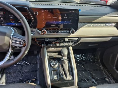 Used 2025 Chevrolet Colorado ZR2 w/ ZR2 Bison Edition image 15