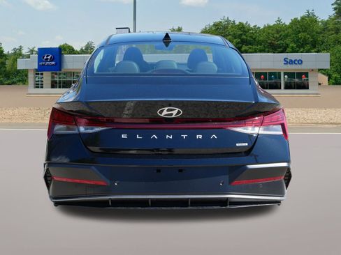 Certified 2024 Hyundai Elantra Limited image 5