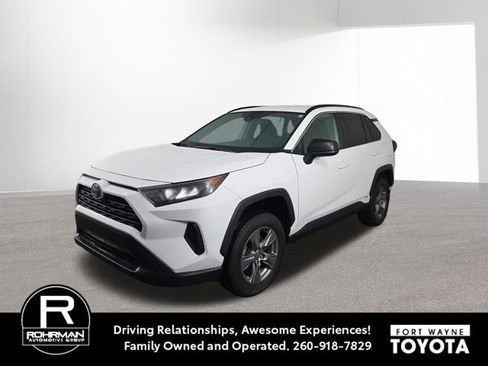Used 2022 Toyota RAV4 LE image 1