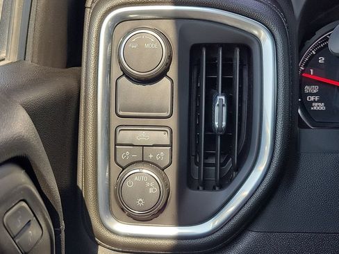 Used 2022 Chevrolet Silverado 1500 LT RWD image 14