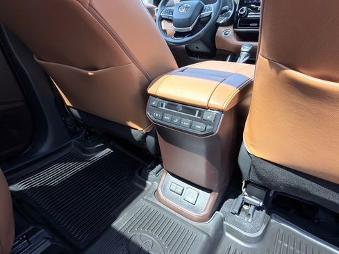 Used 2022 Toyota Highlander Platinum image 33
