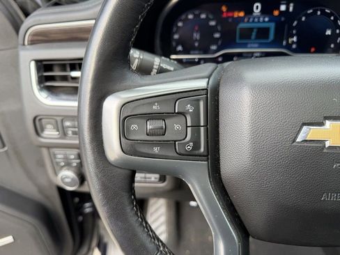Used 2022 Chevrolet Suburban LT w/ LT Signature Package image 18