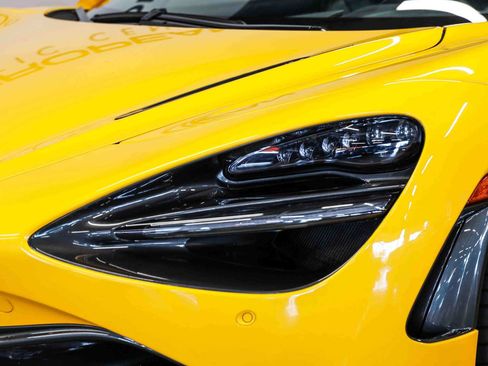 Used 2022 McLaren 720S Performance RWD image 25