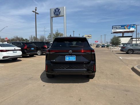 New 2026 Volkswagen Tiguan SE R-Line AWD/4WD image 6