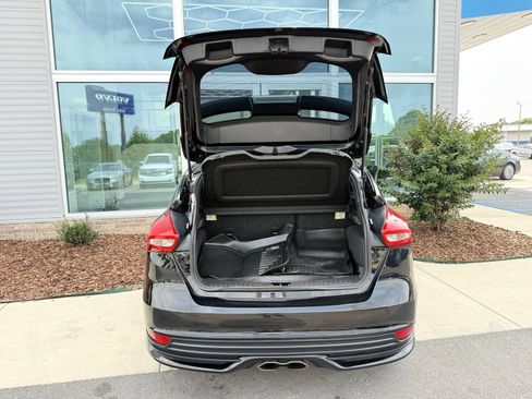 Used 2016 Ford Focus ST FWD image 42