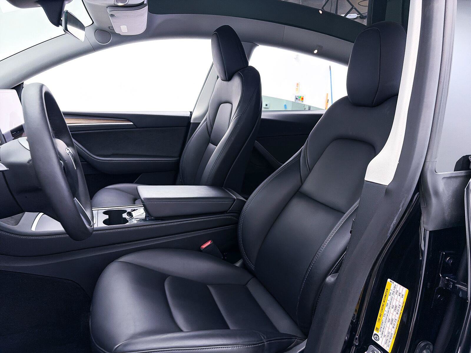 Used 2023 Tesla Model Y Performance AWD/4WD image 19