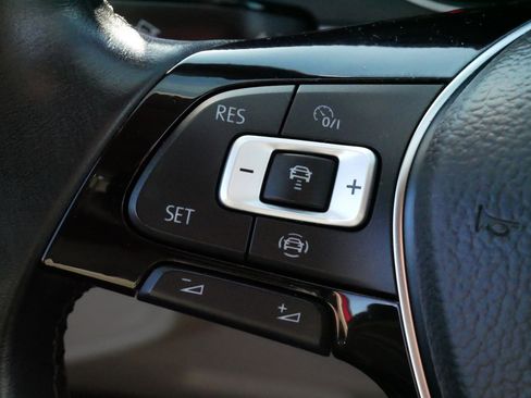 Used 2019 Volkswagen Atlas SE w/ Panoramic Sunroof Package image 25