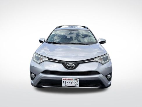 Used 2017 Toyota RAV4 XLE FWD image 2