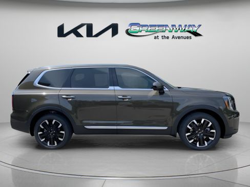 Certified 2025 Kia Telluride SX FWD image 5