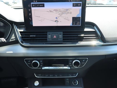 Used 2024 Audi Q5 e Prestige w/ Prestige Package AWD/4WD image 11