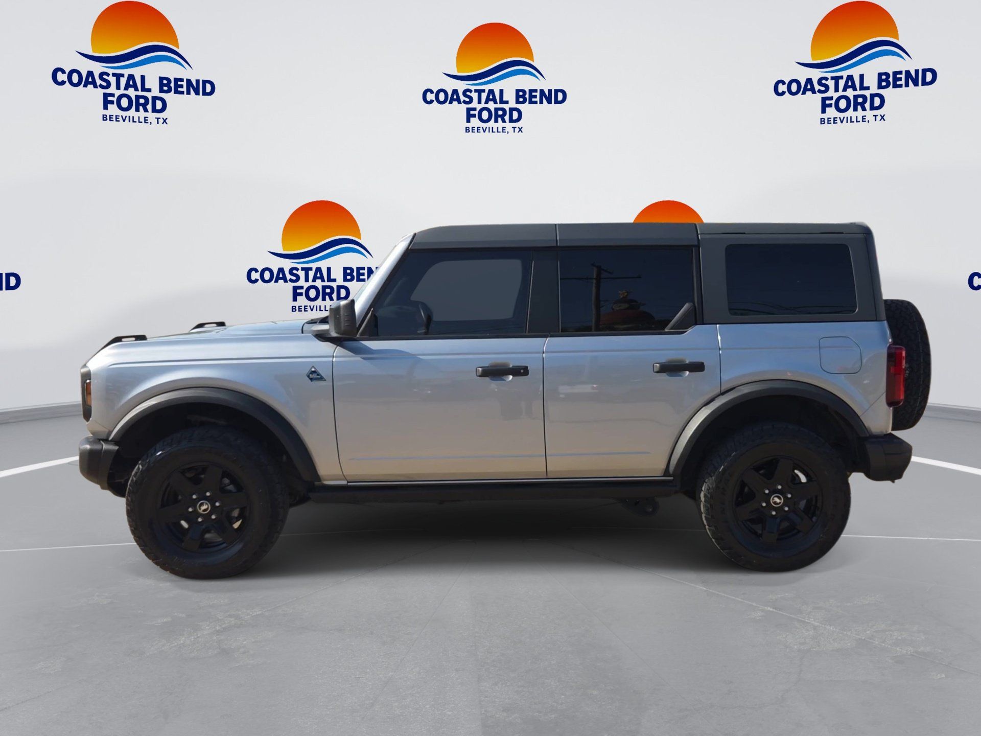 Used 2024 Ford Bronco Black Diamond AWD/4WD image 5
