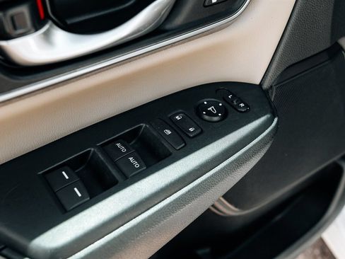 Used 2017 Honda CR-V Touring image 20
