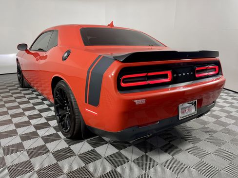 Used 2016 Dodge Challenger R/T Scat Pack image 3