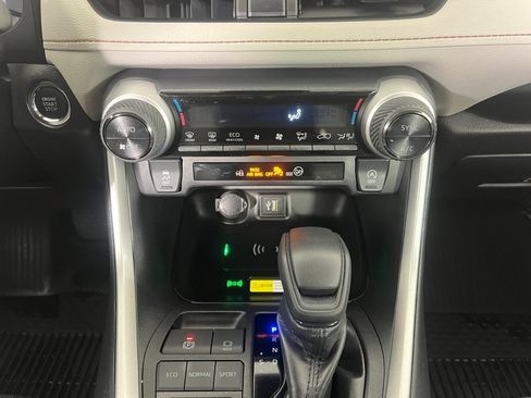 Used 2024 Toyota RAV4 XLE image 20