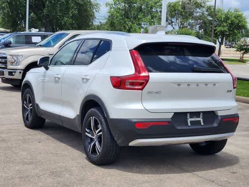 Used 2025 Volvo XC40 B5 Core AWD/4WD image 4