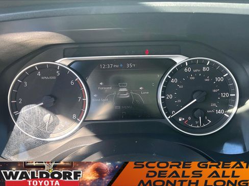 Used 2022 Nissan Rogue SV image 25