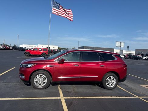 Used 2019 Buick Enclave Essence FWD image 2