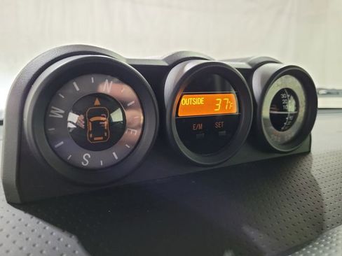 Used 2012 Toyota FJ Cruiser 4WD image 39