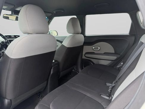 Used 2016 Kia Soul FWD image 25
