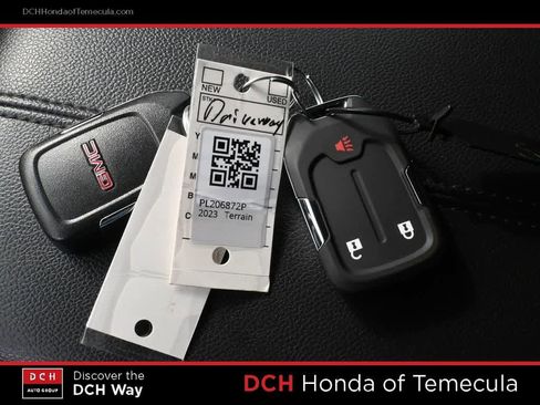 Used 2023 GMC Terrain SLE w/ Elevation Edition image 8