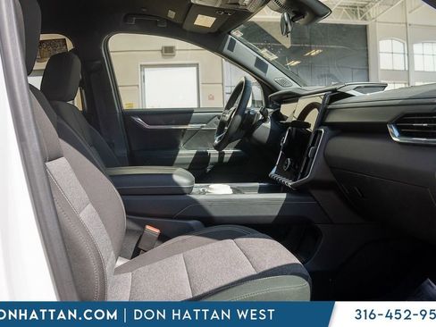 Used 2025 GMC Acadia Elevation FWD image 24
