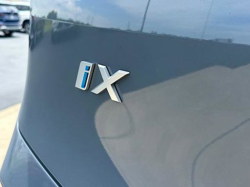 Certified 2023 BMW iX xDrive50 w/ Premium Package AWD/4WD image 9