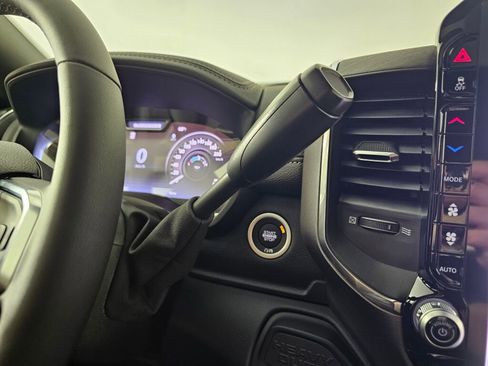 New 2026 RAM 2500 Laramie AWD/4WD image 32