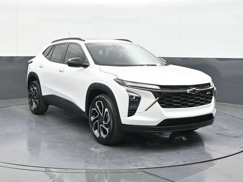 New 2026 Chevrolet Trax RS w/ Sunroof Package FWD image 15