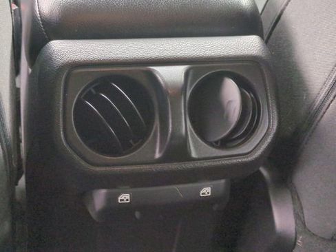 Used 2019 Jeep Wrangler Unlimited Sport S image 26