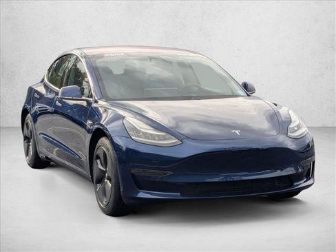 Used 2018 Tesla Model 3 Mid Range image 3