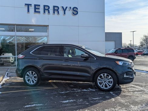 Used 2023 Ford Edge Titanium image 2