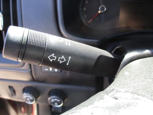 Used 2018 GMC Canyon SLE AWD/4WD image 27