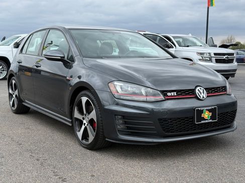 Used 2015 Volkswagen GTI SE FWD image 10