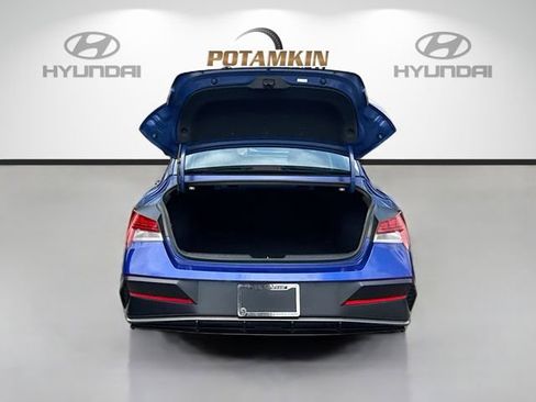 Certified 2024 Hyundai Elantra SEL w/ Convenience Package FWD image 24