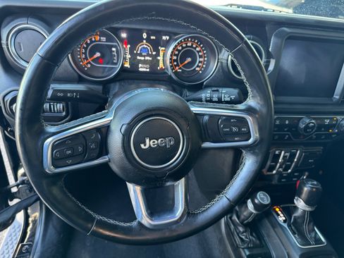 Used 2021 Jeep Wrangler Unlimited Sahara AWD/4WD image 14