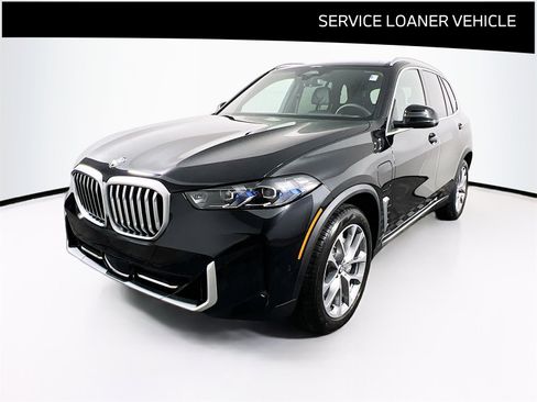 New 2026 BMW X5 xDrive50e w/ Climate Comfort Package image 3