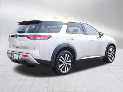 Used 2022 Nissan Pathfinder Platinum w/ Cargo Package image 7
