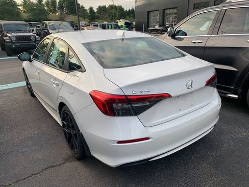 Used 2022 Honda Civic Sport image 3