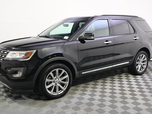 Used 2017 Ford Explorer Limited AWD/4WD image 2