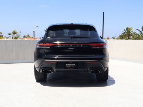 Certified 2025 Porsche Macan w/ Premium Package Plus AWD/4WD image 10