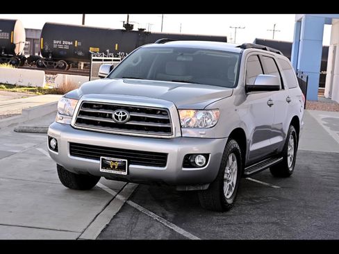 Used 2011 Toyota Sequoia SR5 image 1